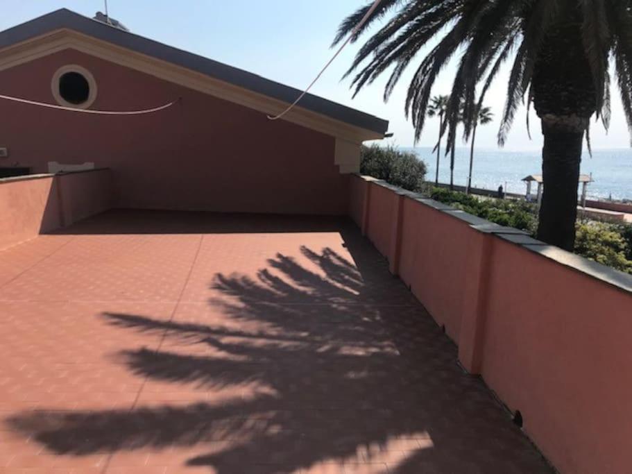 Ferienwohnung Casa Balbi Al Mare, Giardino E Posto Auto Privato Albisola Superiore Exterior foto